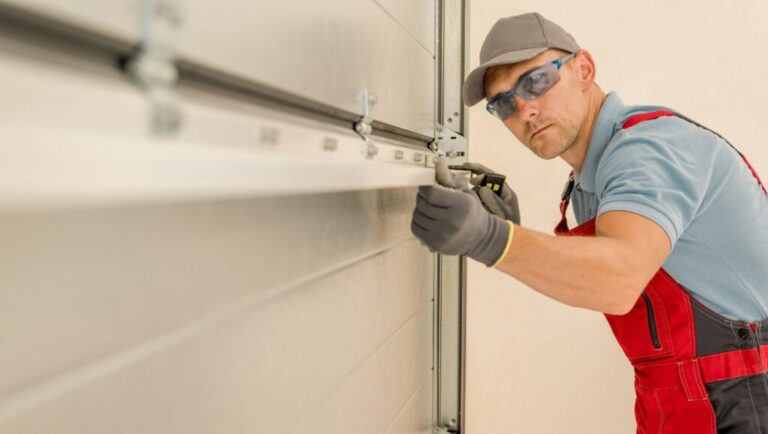 Effective-Garage-Door-Maintenance-1024x578